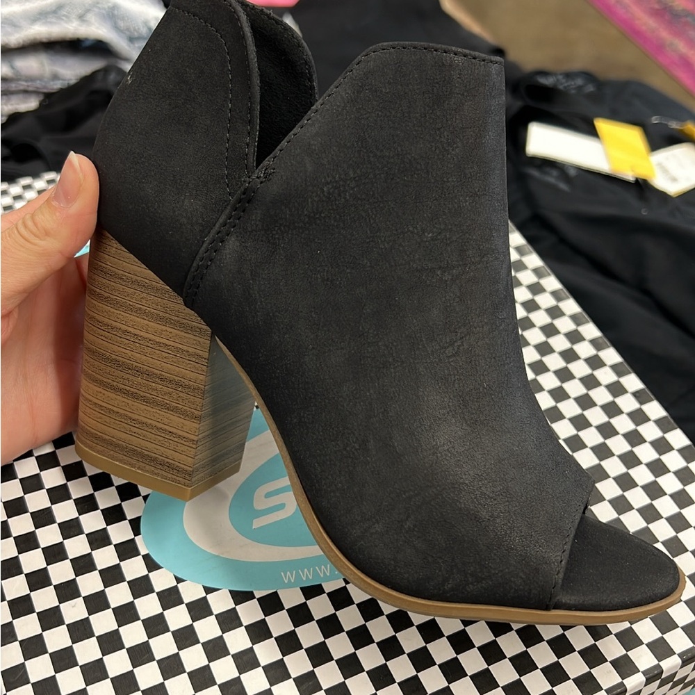 Soda Peep Toe Heel Black